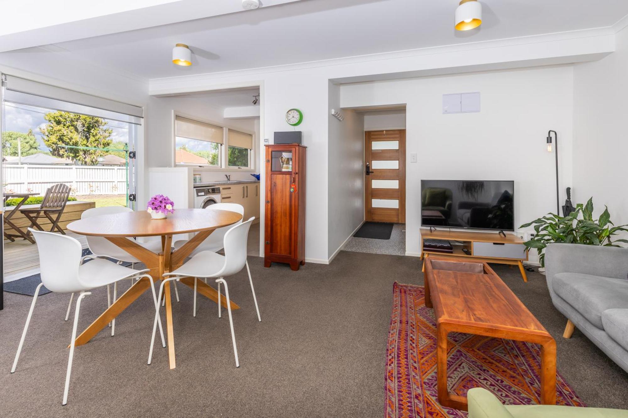 2 Bedroom Home Away From Home Near Cbd & Private Parking 汉密尔顿 外观 照片