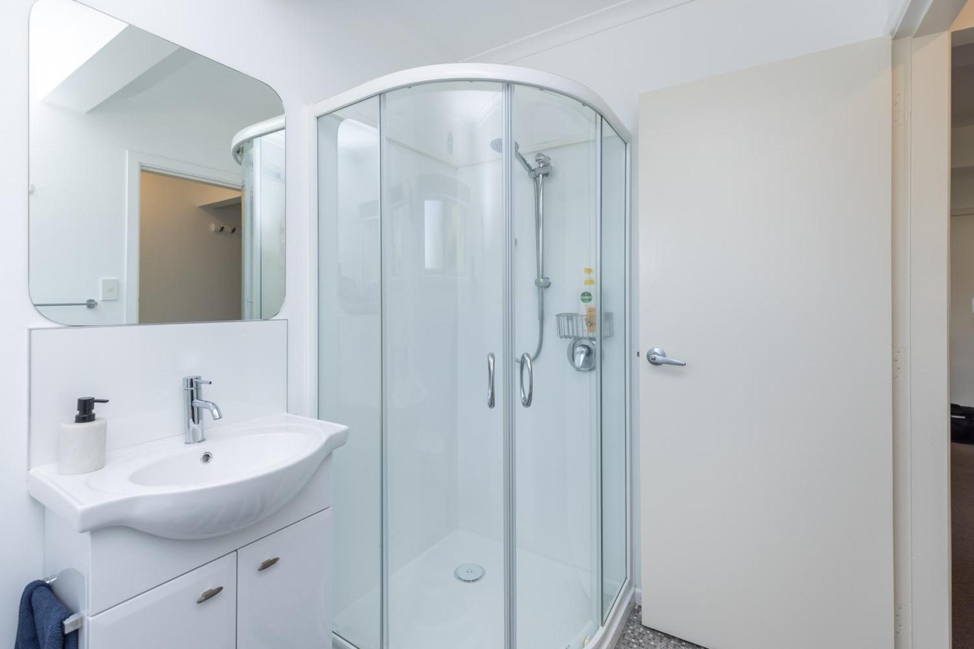 2 Bedroom Home Away From Home Near Cbd & Private Parking 汉密尔顿 外观 照片